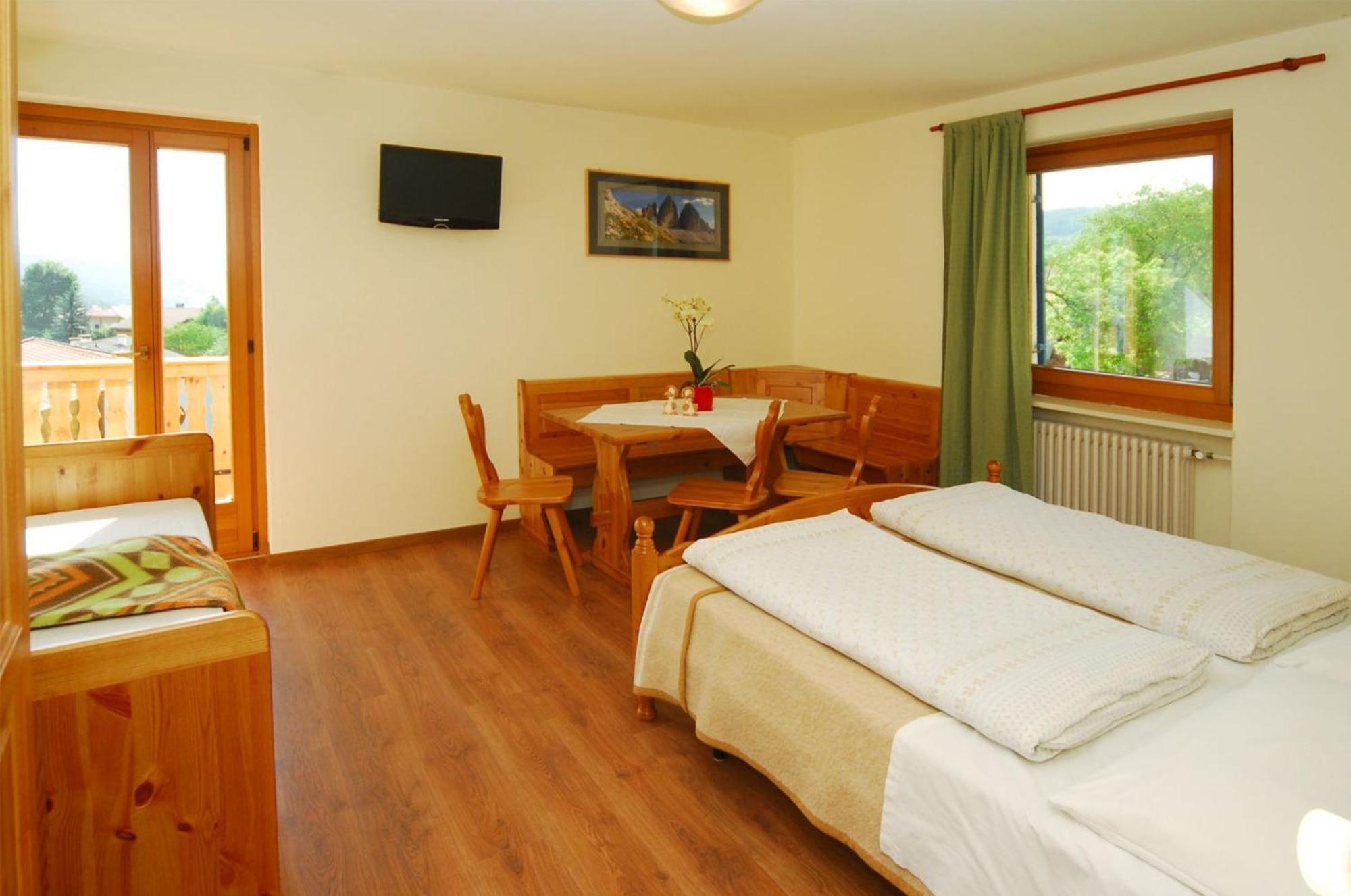 Garni Karlegger Bed and Breakfast Seis am Schlern Rum bild