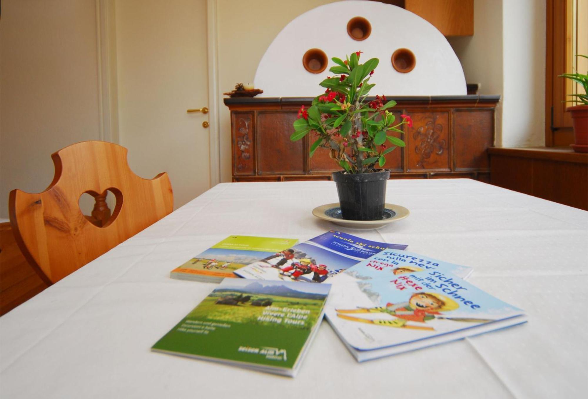 Garni Karlegger Bed and Breakfast Seis am Schlern Rum bild